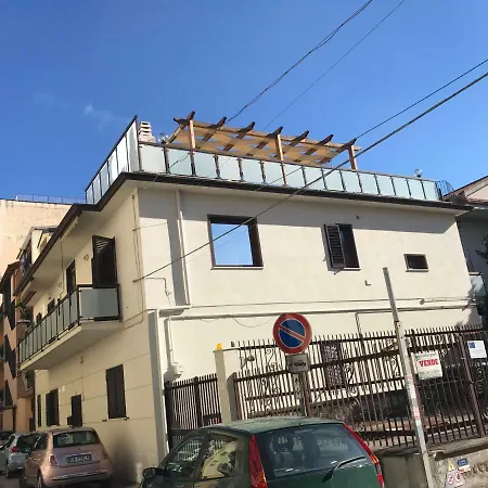 Mansarda Con Terrazzo Arredato * קאסרטה